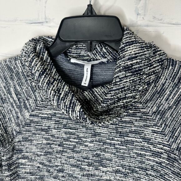 BCBGeneration long sweater/short dress - Picture 3 of 5